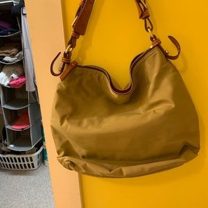 Dooney and Bourke excellent condition purse